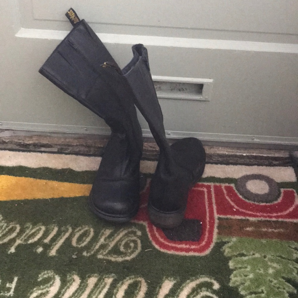 Doc Martens, Charla Boots